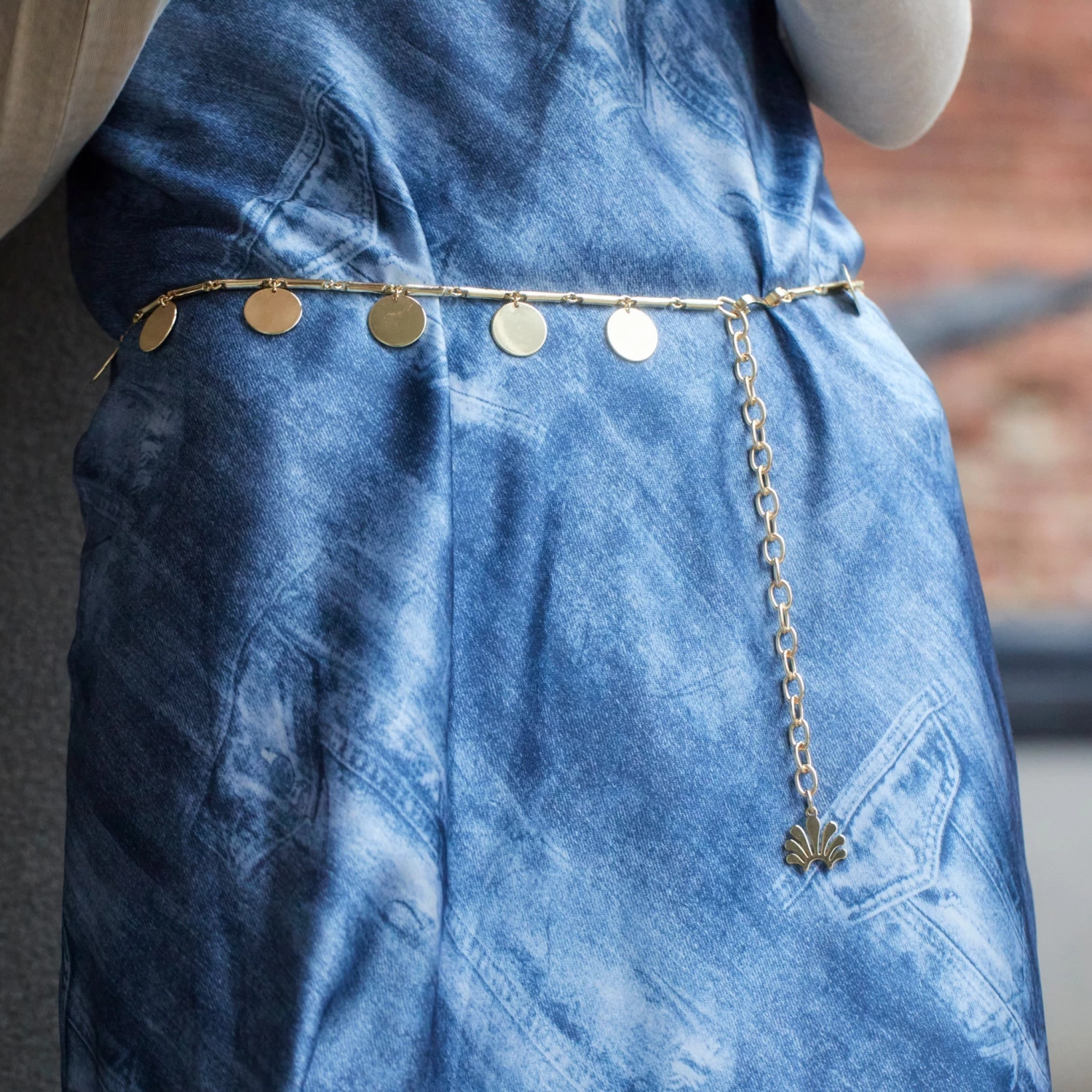 GOLD MEDALLION CHARM CHAIN BELT - Image 2