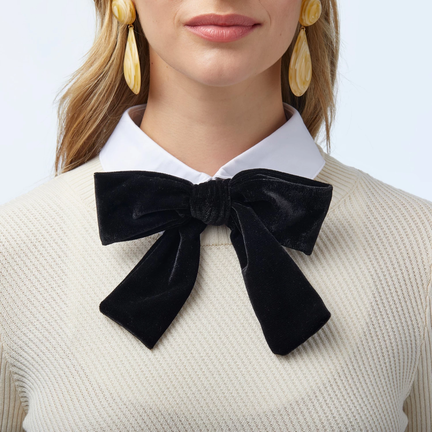 WHITE KIRA VELVET BOW COLLAR - Image 2