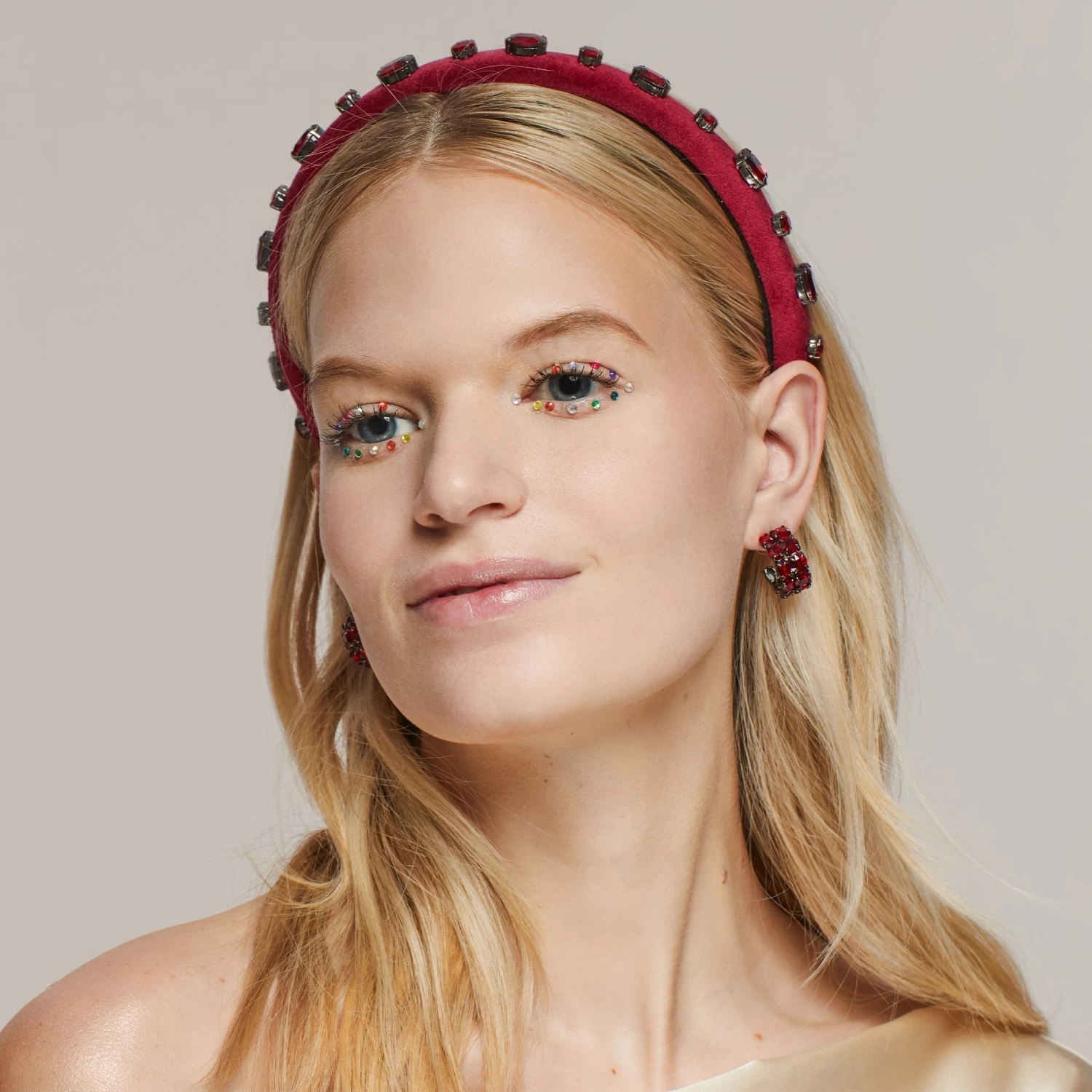 JANUARY GARNET OVAL CRYSTAL DOUBLE ROW HOOP EARRINGS - Image 3