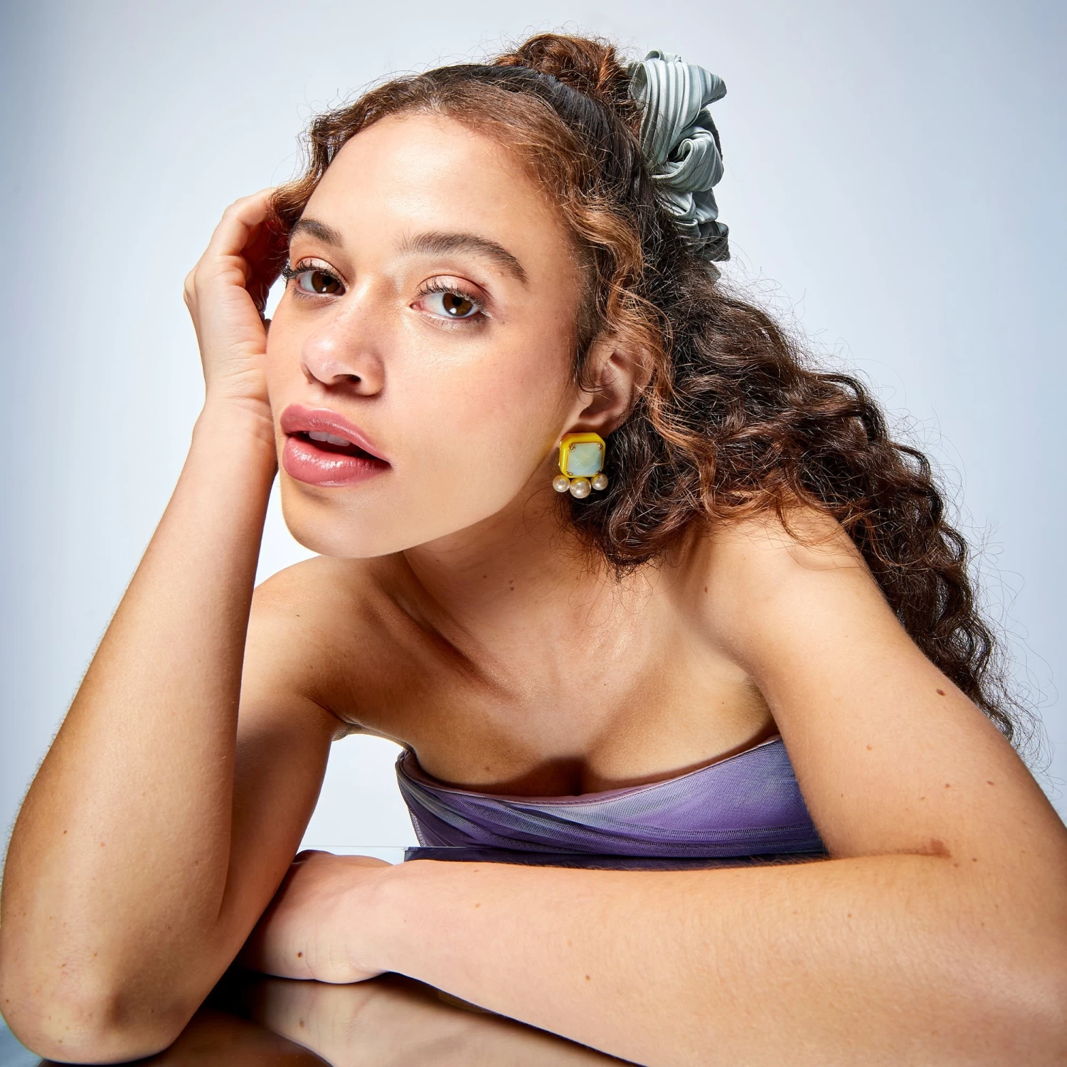 PARAKEET PADDLE BUTTON EARRINGS - Image 2