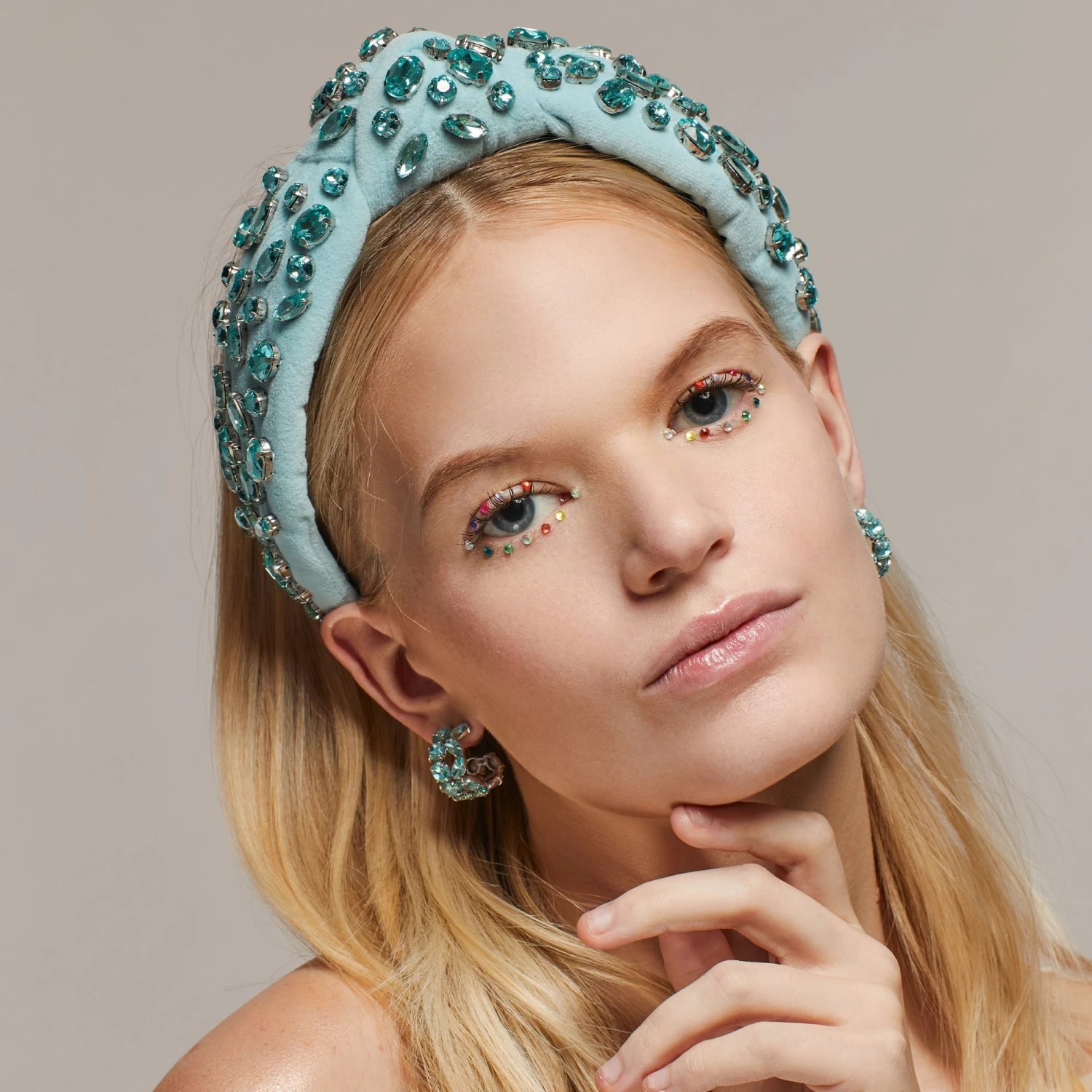 MARCH AQUAMARINE GLITTERING CRYSTAL VELVET KNOTTED HEADBAND - Image 2