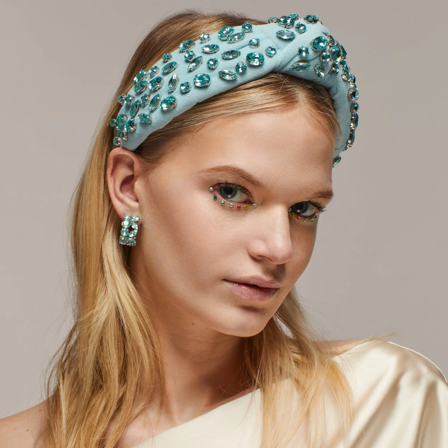 MARCH AQUAMARINE GLITTERING CRYSTAL VELVET KNOTTED HEADBAND - Image 4