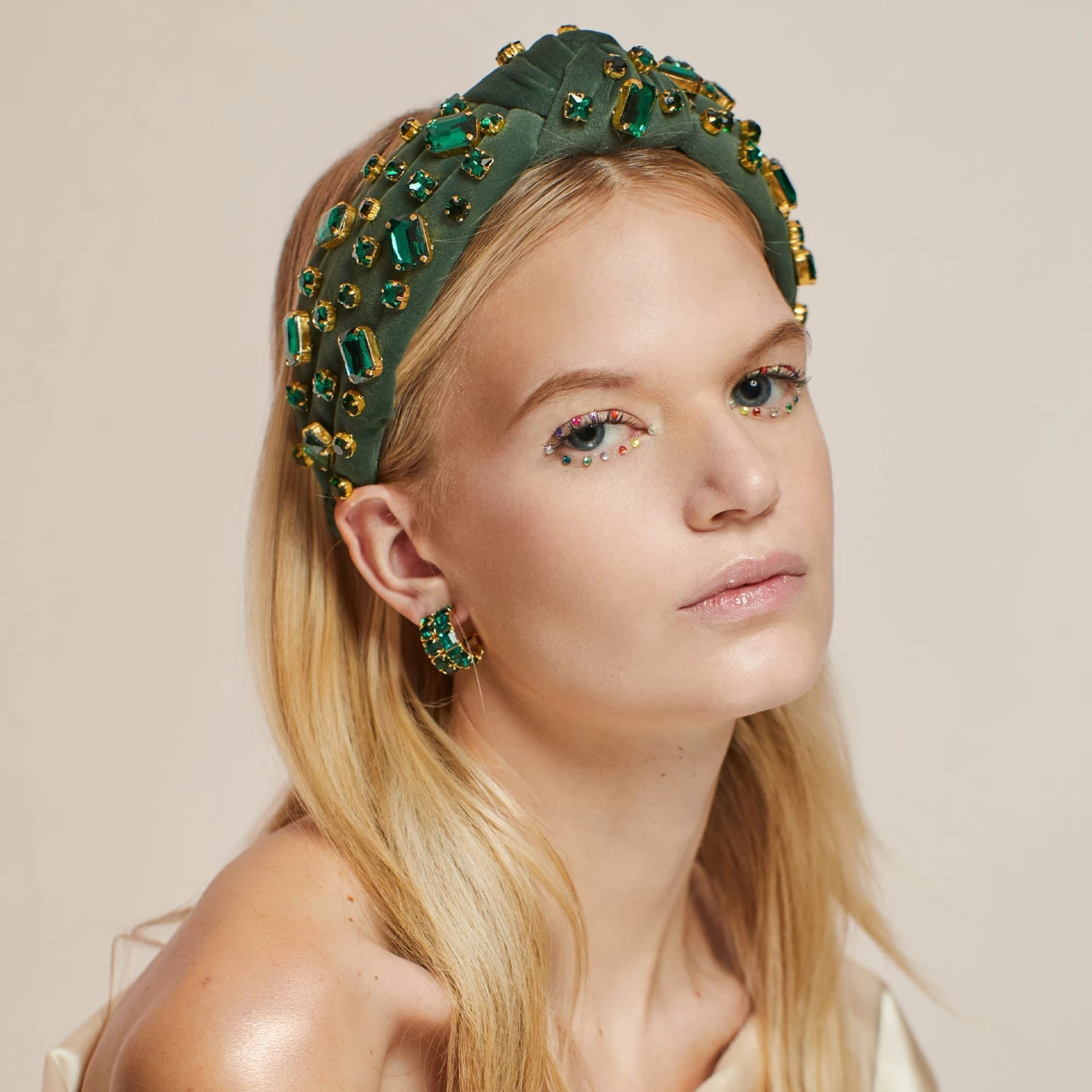 MAY EMERALD RECTANGLE CRYSTAL VELVET KNOTTED HEADBAND - Image 2