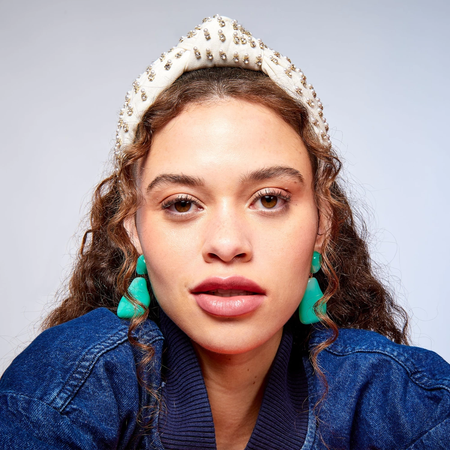 IVORY CRYSTAL EMBELLISHED KNOTTED HEADBAND - Image 2