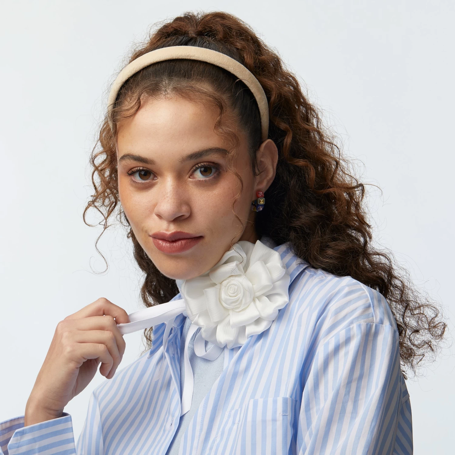 CHALK SILK GARDENIA RIBBON CHOKER - Image 4