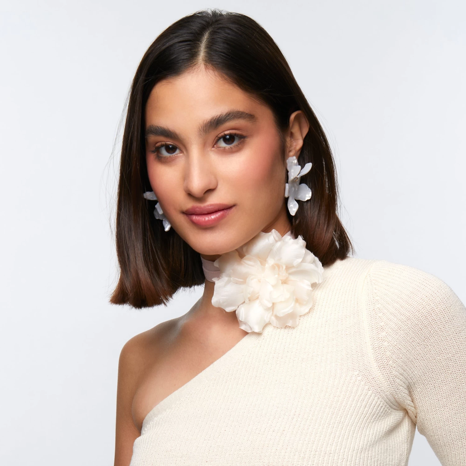 FADED BLUSH SILK MAGNOLIA FLOWER CHOKER/BROOCH - Image 2