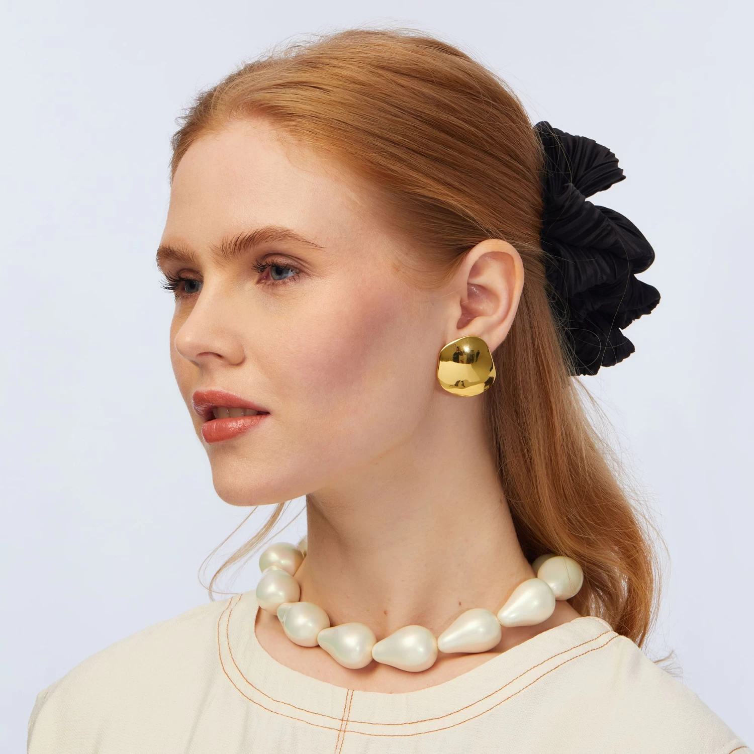 HOLOGRAPHIC PEARL WILMA PEARL NECKLACE - Image 2