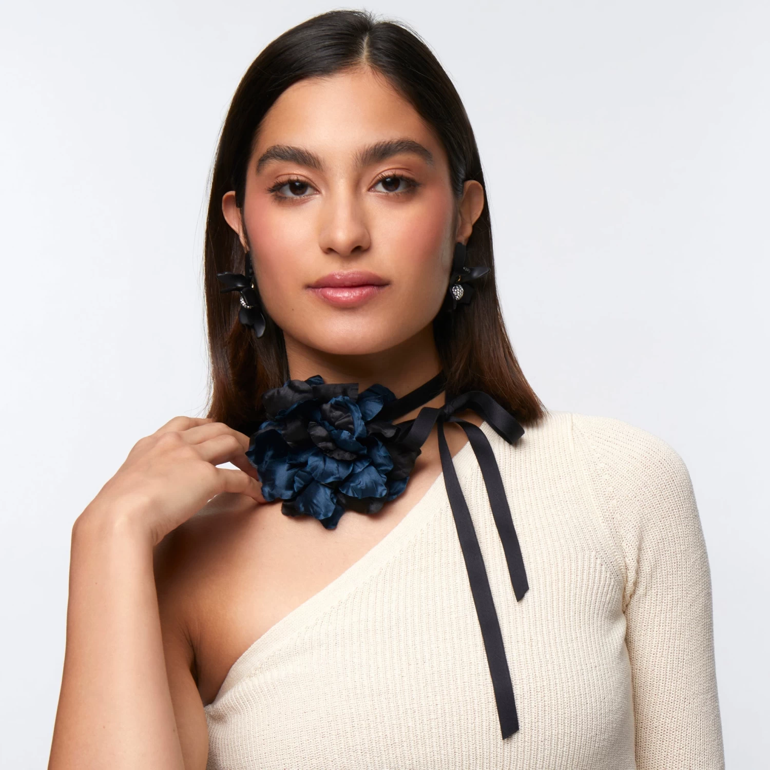 MIDNIGHT SILK MAGNOLIA FLOWER CHOKER/BROOCH - Image 4