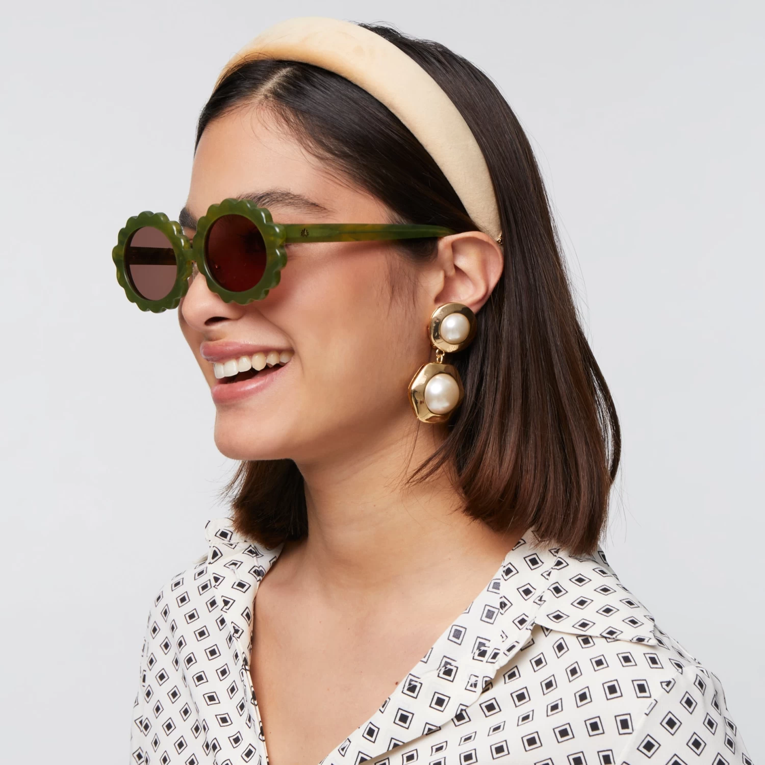 FERN GREEN DAISY OVAL SUNGLASSES - Image 4