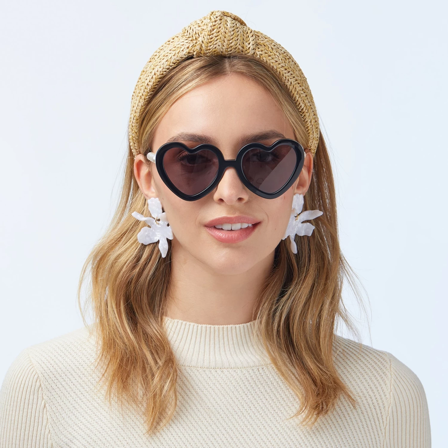 JET PEARL SWEETHEART SUNGLASSES - Image 2